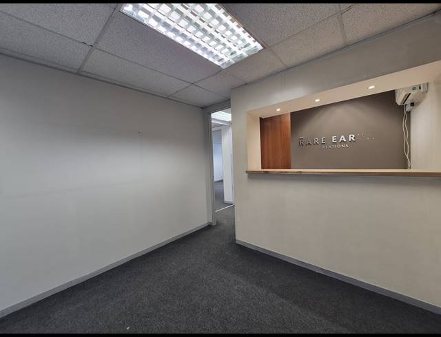413M² OFFICE TO LET IN CRAIGHALL